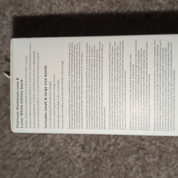 Fitbit Sense 2 with band, charger and 4 screen protectors - Picture 3 of 8